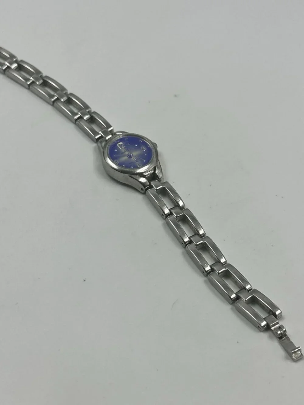 3/$30 Studio Y Watch Women Silver Tone Blue Yellow Color Changing Dial